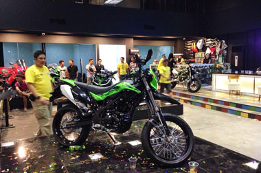 Kawasaki Bawa Produk Barunya di <i>Grand Opening Main Dealer</i> Bali  