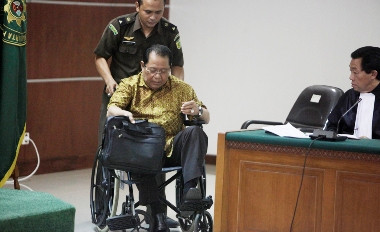 Terbukti Korupsi, Eks Gubernur Malut Divonis Dua Tahun Penjara