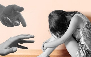 Cium Pipi Berakhir di Kantor Polisi