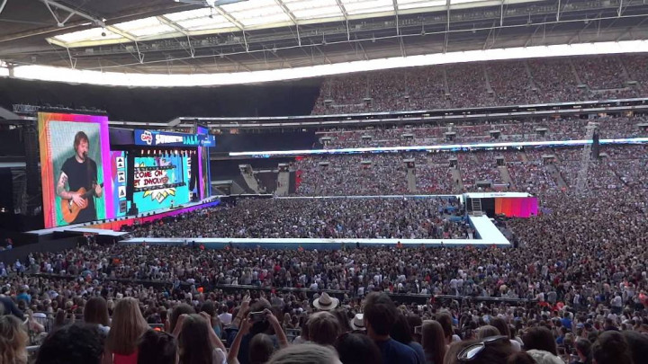  Ed Sheeran Raih Gelar Penghargaan Outstanding Contribution To Music