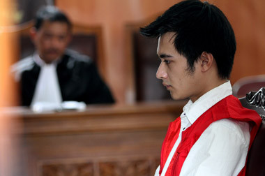 Dua Pekan, Pemasok Sabu untuk Eza Gionino‬ Masih Diburu