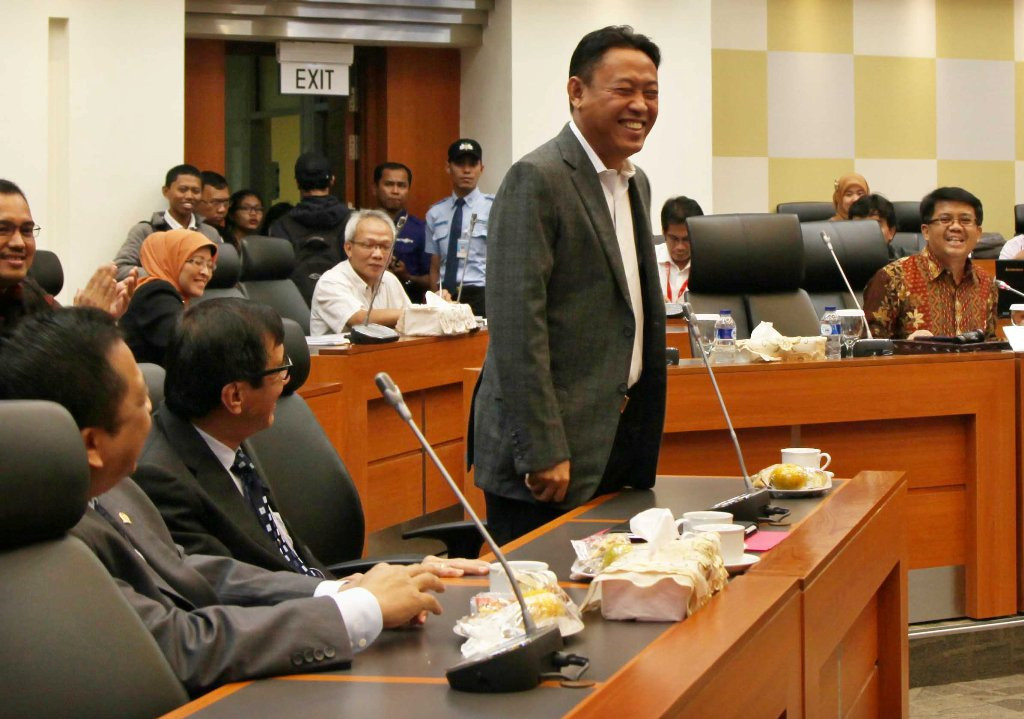 Ketua Badan Anggaran (Banggar) dari Fraksi Golkar Ahmadi Noor Supit (berdiri). FOTO: MI/MOHAMAD IRFAN