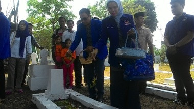 Sambut HUT Kemerdekaan RI, Sejumlah Kader NasDem Ziarah Makam Pahlawan