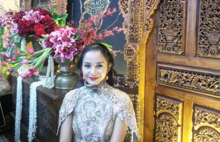 Sedang Dipingit, Kirana Larasati Surat-suratan dengan Calon Suami