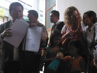 Istri Yakin Neil Bantlemen Tak Lakukan Kejahatan Seksual