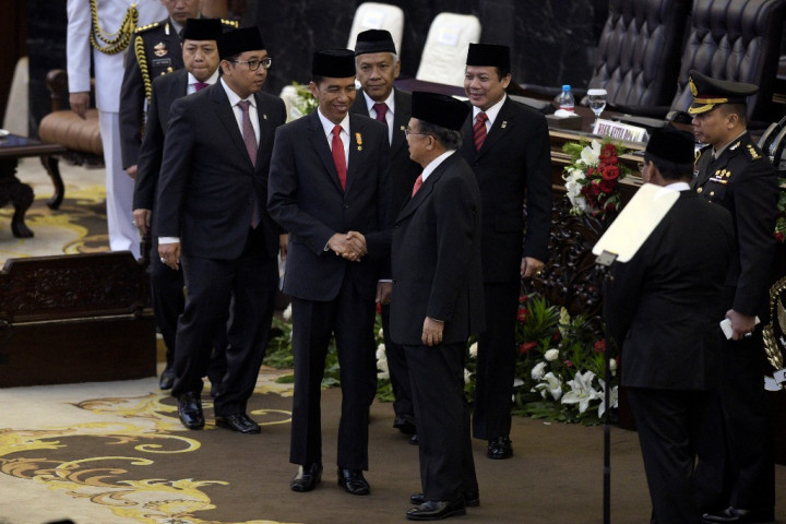 Di Hadapan Jokowi, Ketua DPR Sebut Ekonomi Global Hadapi Gejolak Krisis 