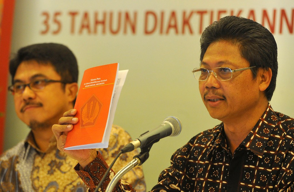 Ketua Dewan Direktur LPEI Ngalim Sawega (kanan). FOTO: ANTARA/Fanny Octavianus