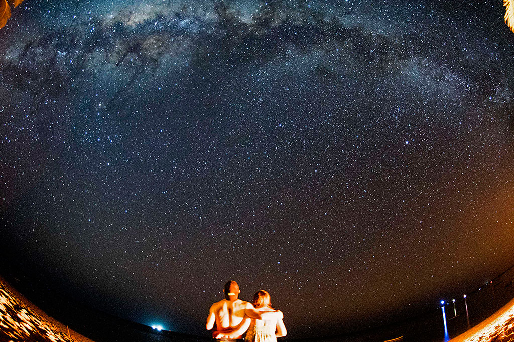 Wisatawan Nikmati Gugusan Bima Sakti di Rote Ndao