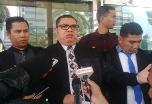 Razman Arif Mundur Bela Gatot-Evi