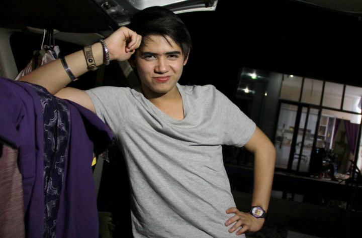 Aliando Kuatkan Prilly Hadapi Kasus Foto Tanpa Busana