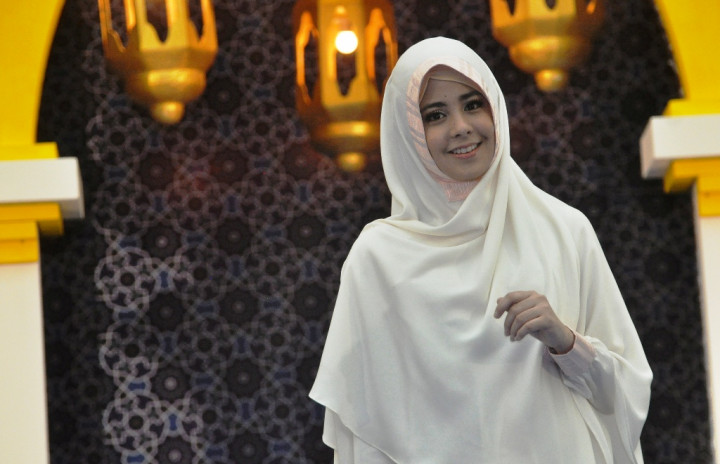 Risty Tagor Daftarkan Gugatan Cerai terhadap Stuart Collin