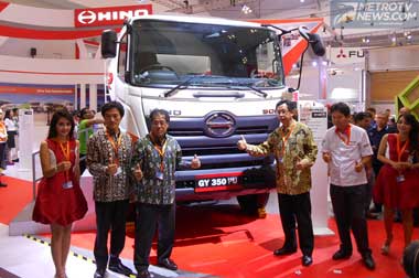 Hino Tampilkan Tujuh Produk Terbaik di GIIAS 2015