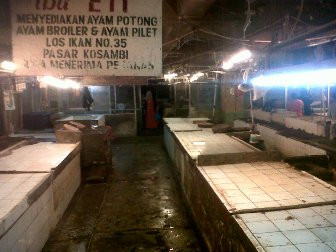 Pedagang Ayam Potong di Pasar Kosambi Mulai Mogok Jualan 
