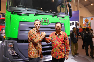 UD Truck Umbar Strategi Pemasaran di GIIAS 2015