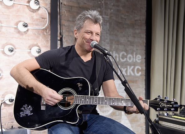Jon Bon Jovi Nyanyikan Lagu Valentine dalam Bahasa Mandarin