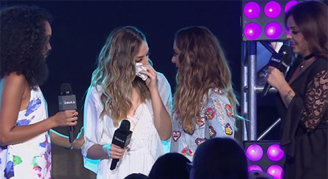 Perrie Edwards Menangis di Panggung, Kenang Zayn Malik?