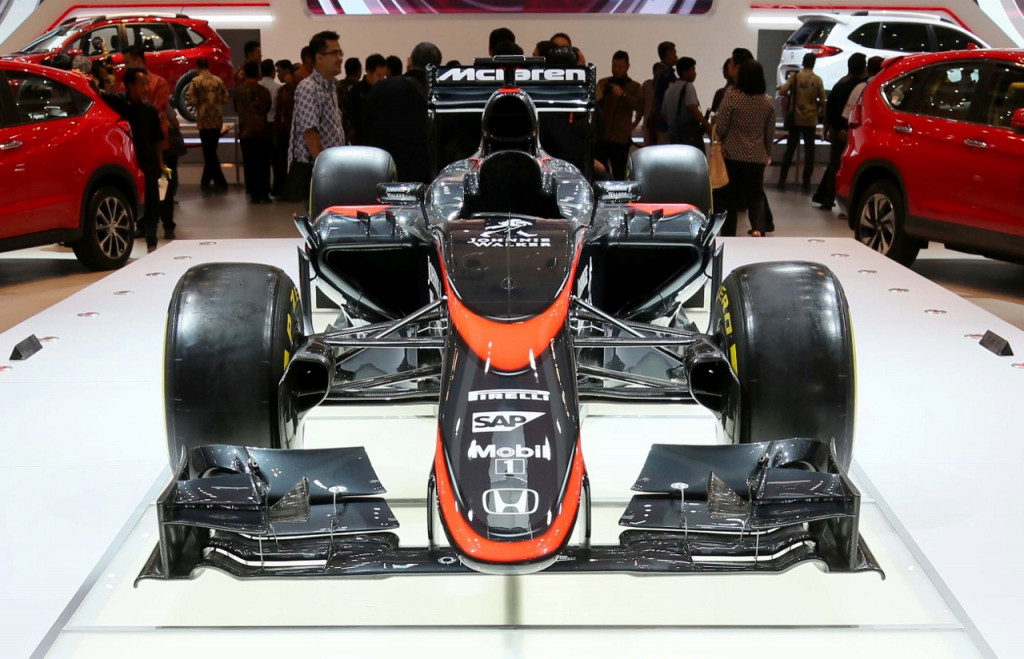 Mc Laren Honda & RedBull Racing 'Balapan' di GIIAS 2015