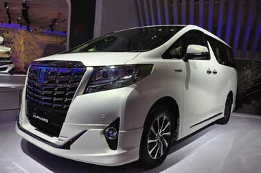 Toyota Luncurkan Alphard Hybrid di GIIAS 2015