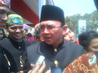 Warga Kampung Pulo Terdampak Penggusuran Dapat Kasur