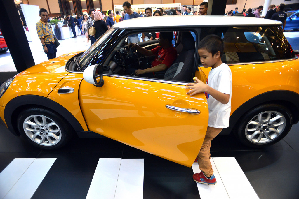 Asyiknya Bersama Keluarga di GIIAS 2015