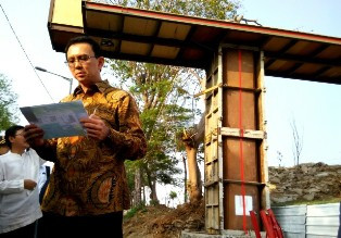 Ahok Minta Komnas HAM Tangkap Penjual Unit Rusun