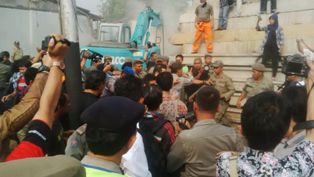 DKI Serahkan Kasus Pemukulan Warga Kapung Pulo ke Polisi