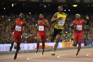 Usain Bolt (Hiaju kuning) (Foto: AFP)