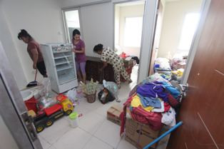 Tinggal di Rusun, Warga Kampung Pulo Tidur Berdesakkan 