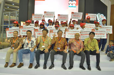 Isuzu Peduli Pendidikan Melalui Program Pintar Bersama Isuzu  