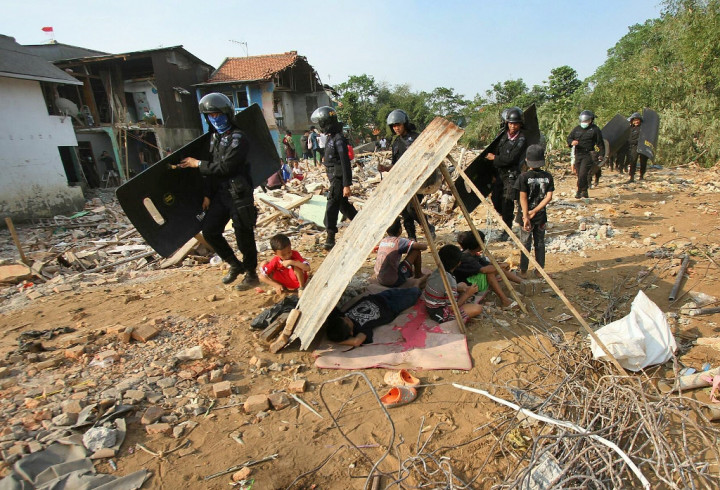 Rumah di Kampung Pulo Digusur, Kakek Ini Hidup Luntang-Lantung