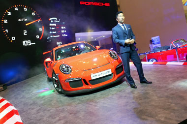 Peduli Anak Berkebutuhan Khusus, Porsche Donasikan 60 Kursi Roda 