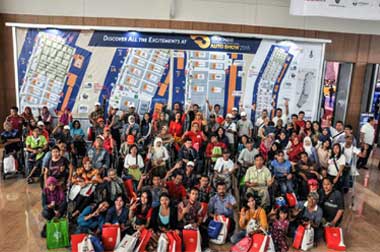 Difabel Kunjungi GIIAS 2015 