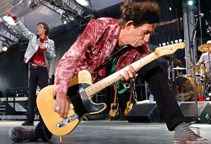 Keith Richards Sering Tidur dengan Gitarnya