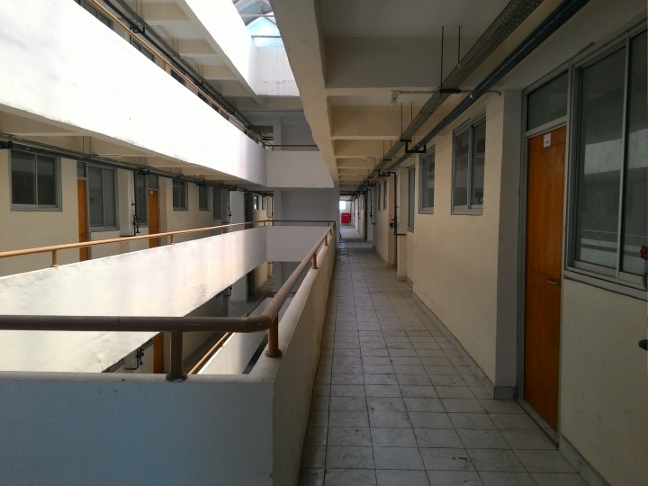 Tak Terawat, Rusun Cipinang Dihuni Burung