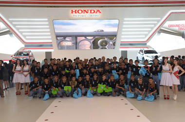65 Pelajar Sambangi <i>Booth</i> Honda di Student`s Day GIIAS 2015 