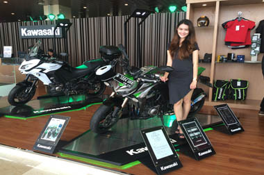 Kawasaki Z1000 Lisensi Internasional Tampil di GIIAS 2015 