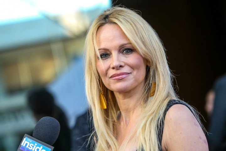 16 Tahun Derita Hepatitis, Pamela Anderson Dinyatakan Segera Sembuh 