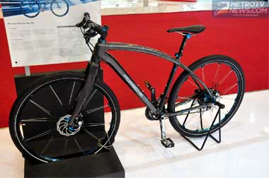 Ada Sepeda Seharga Mobil di GIIAS 2015 