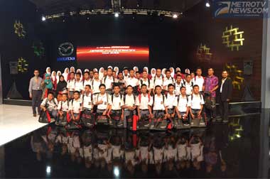 Mazda Berbagi Ilmu dengan Pelajar di GIIAS 2015 