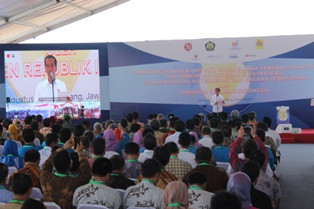 Jokowi Ground Breaking PLTU Terbesar di Asia Tenggara