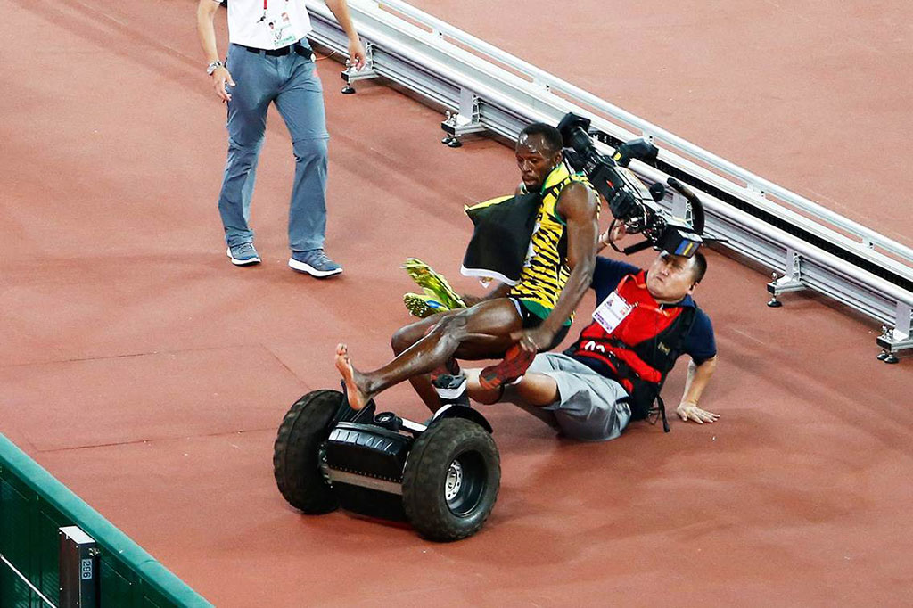 Usain Bolt Ditabrak Wartawan Saat Selebrasi