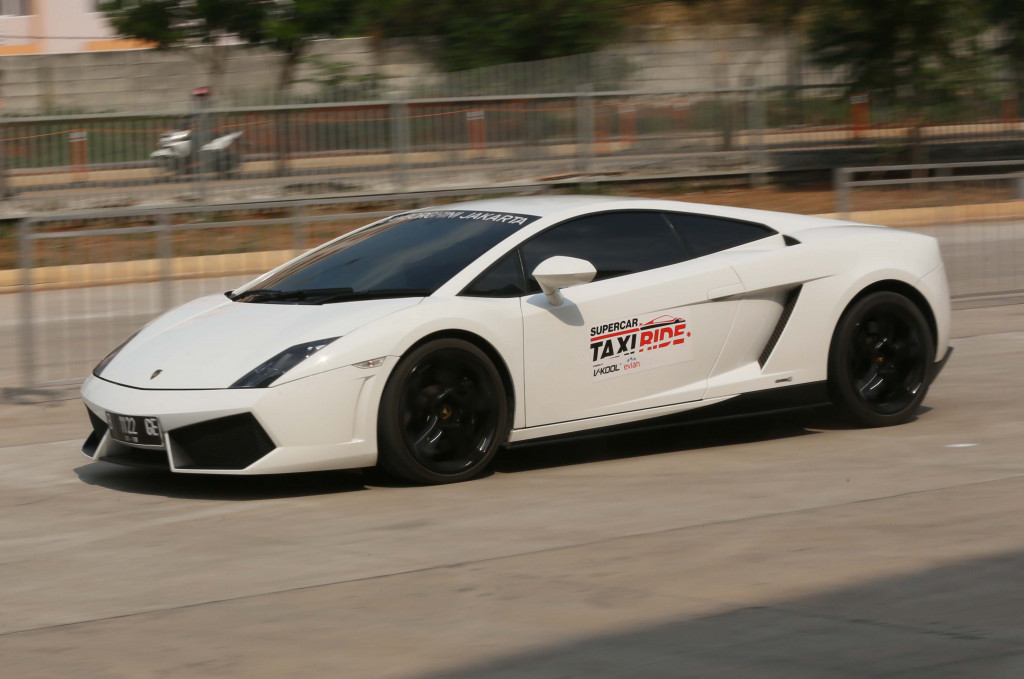 Gratis Naik 'Taxi' Lamborghini ke GIIAS 2015