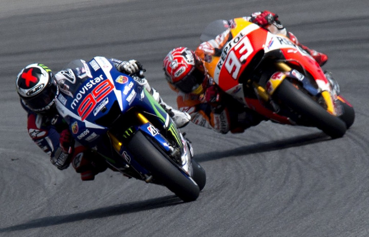 Marquez dan Lorenzo Saling Mengalahkan di Hari Pertama Sesi Latihan