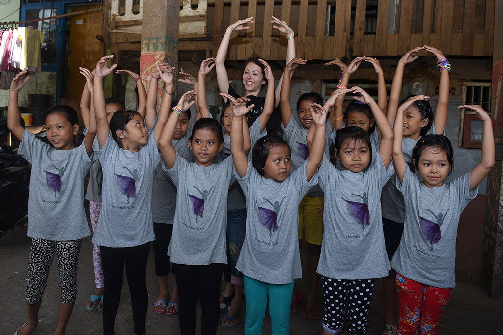 Anak-anak Ciliwung Latihan Tari Balet