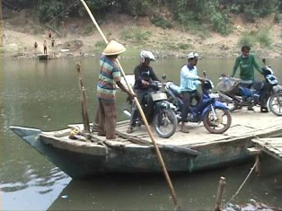 Menabung 31 Tahun, Penarik Getek Ini Naik Haji Bersama Istri