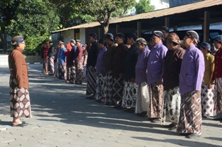 Busana Jawa Sambut Hari Keistimewaan Yogyakarta