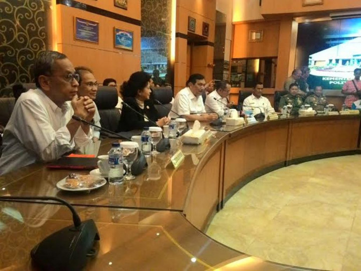 Beberapa Menteri dan Perwakilan Buruh Bertemu di Kantor Kemenkopolhukam  