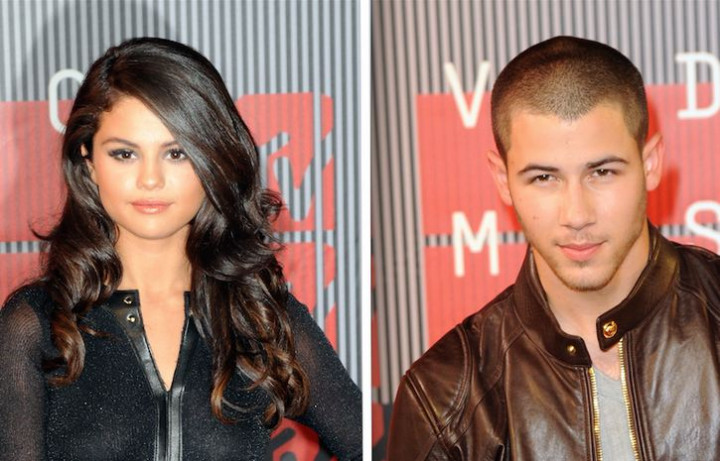  Nick Jonas dan Selena Gomez Saling Menggoda