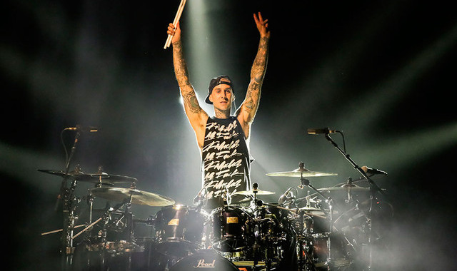 Travis Barker 'Blink 182' Rilis Autobiografi November 2015