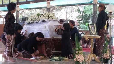 Puluhan Pejabat Mulai Kunjungi Persemayaman Istri HB IX